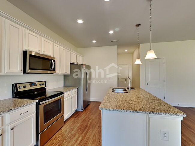 Building Photo - 601 Drema Ct