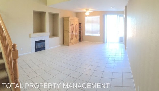 Building Photo - 7526 Luna del Rey St
