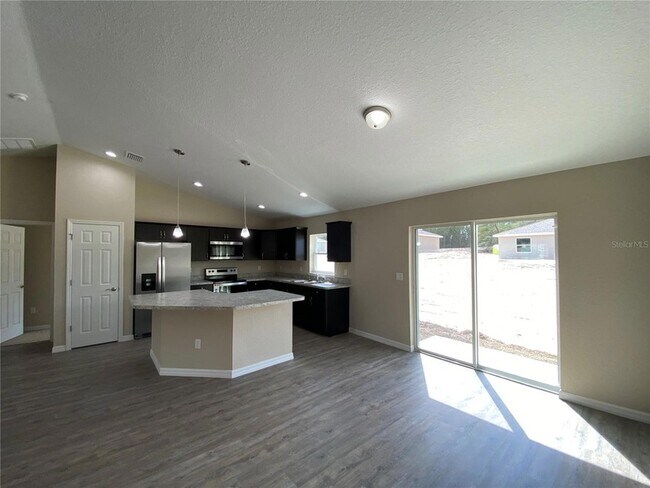 Foto del edificio - 16690 SW 21st Avenue Rd