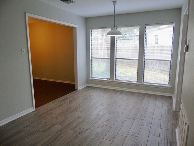Foto del edificio - Updated 1 story in Northwest Hills