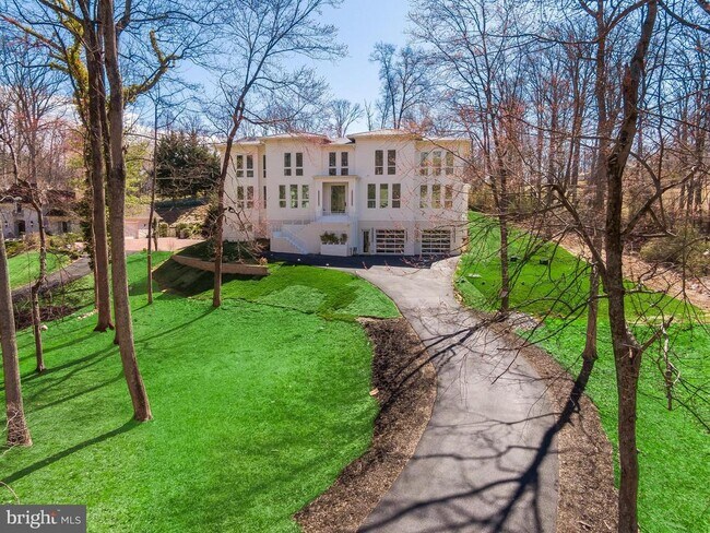 Foto del edificio - 8757 Brook Rd