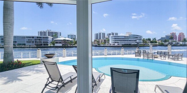Foto del edificio - 2890 NE 28th St