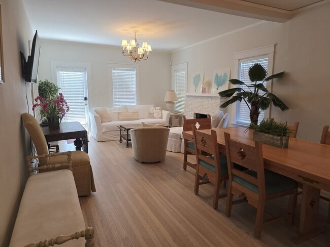 Building Photo - 429 Avenida Alegre