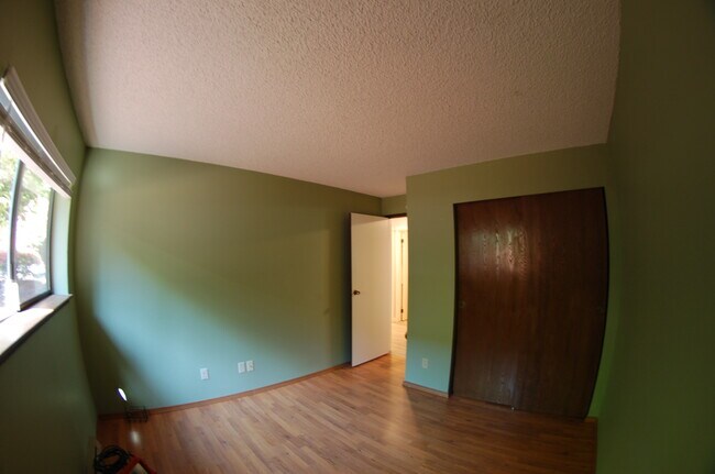 Foto del edificio - 103 Rockwell Ave