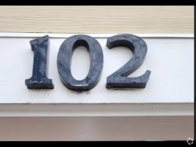 Building Photo - 102 N Point Dr