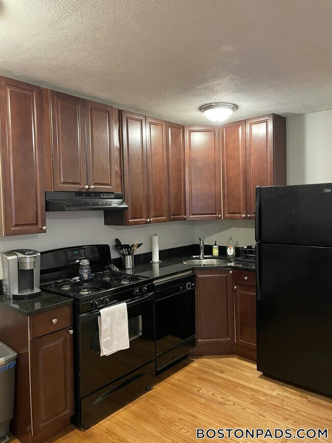 Foto del edificio - 145 Endicott St