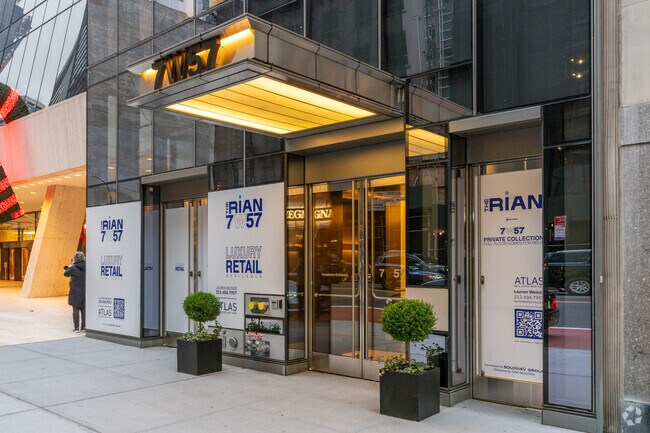 Building Photo - 7 W 57th St