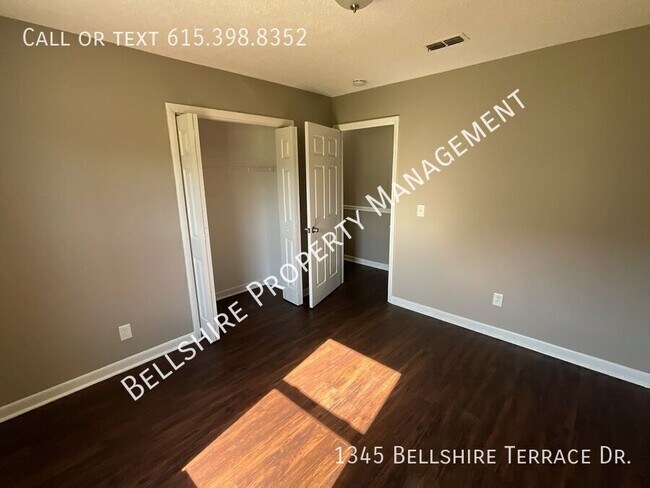 Foto del edificio - 1345 Bellshire Terrace Dr