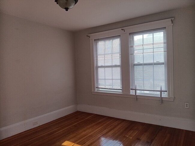 Foto del edificio - 607 Fellsway