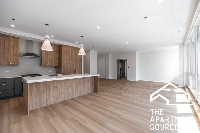 Photo - 1620 W Grand Ave Apartment