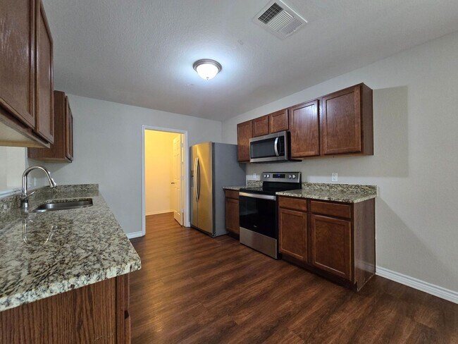 Building Photo - 5302 Lyra Dr