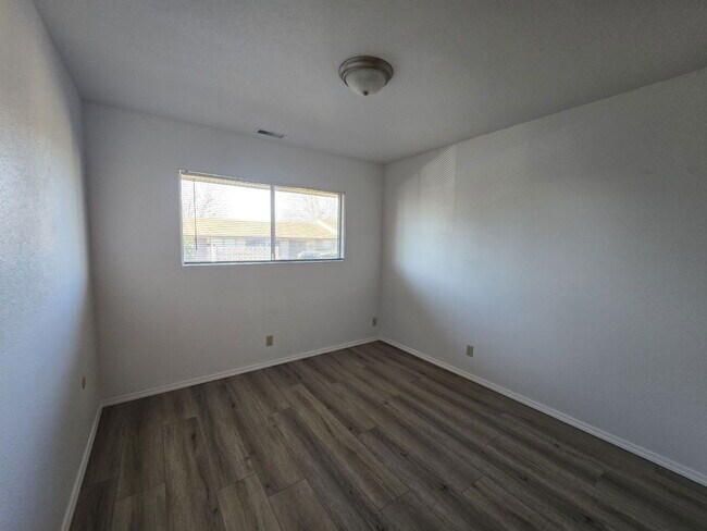 Foto del edificio - 873 NE Alameda Ave