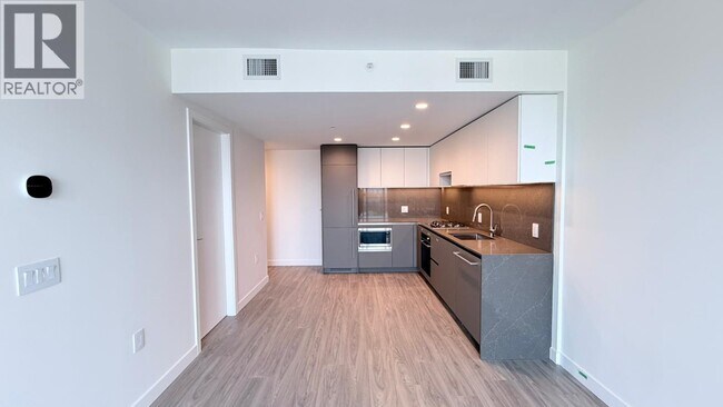 Photo du bâtiment - 2135 Springer Ave