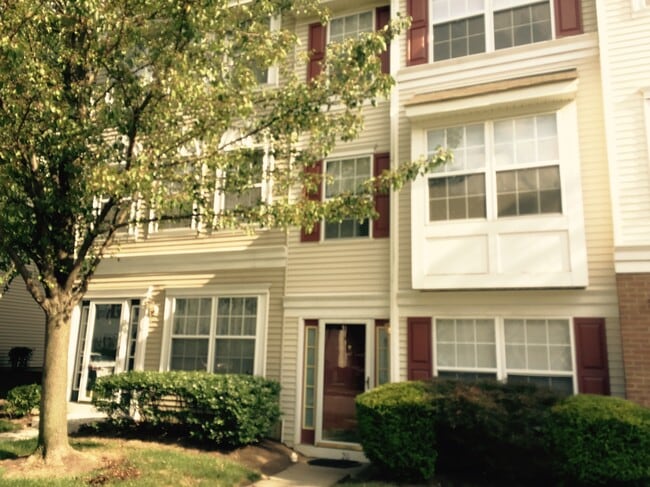 Building Photo - 20 Puchala Dr