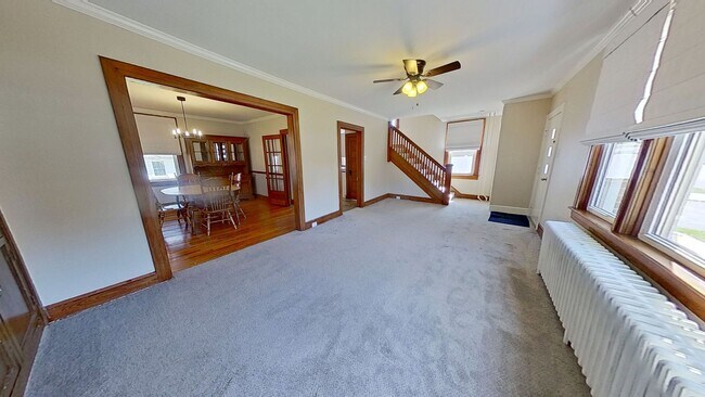 Foto del edificio - Spacious 3 Bedroom Home with One Car Garage