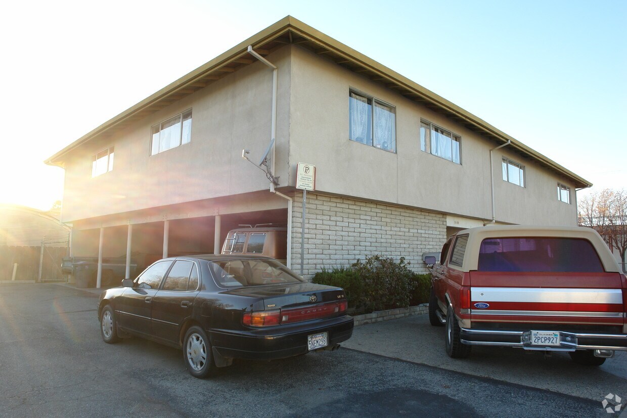 Foto del edificio - 1002 N Sanborn Rd