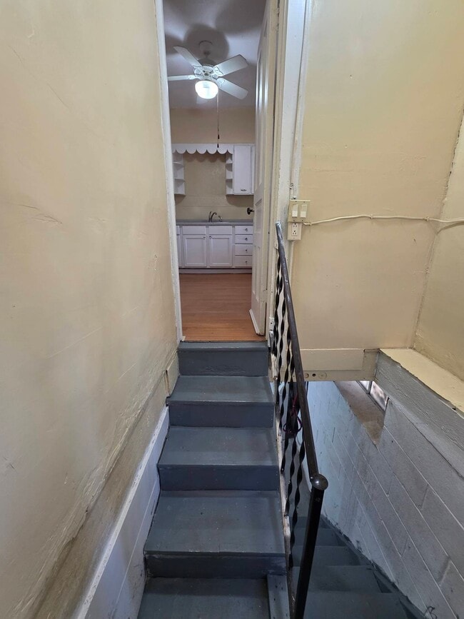 Building Photo - 1614 5th Ave