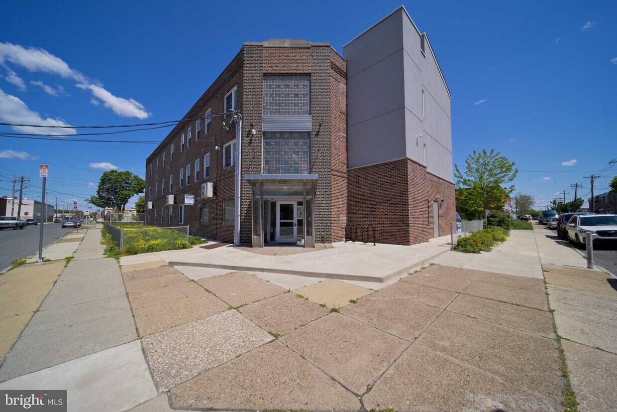 Primary Photo - 3400 Belgrade St