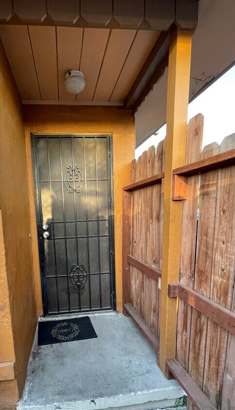 Primary Photo - 6569 Brentwood Blvd