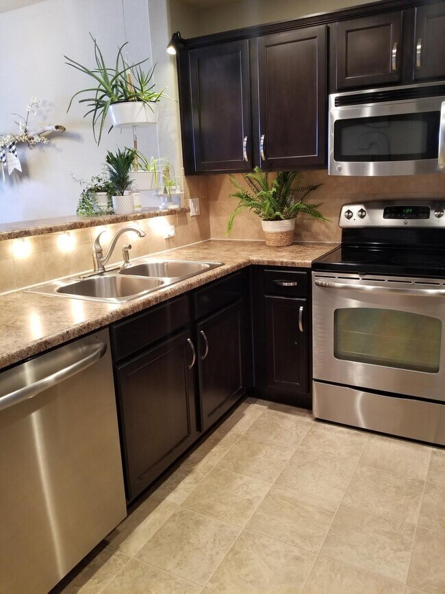 Foto del edificio - 5493 Cross Creek Dr