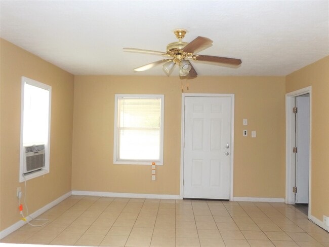 Building Photo - 16114 Avenue D