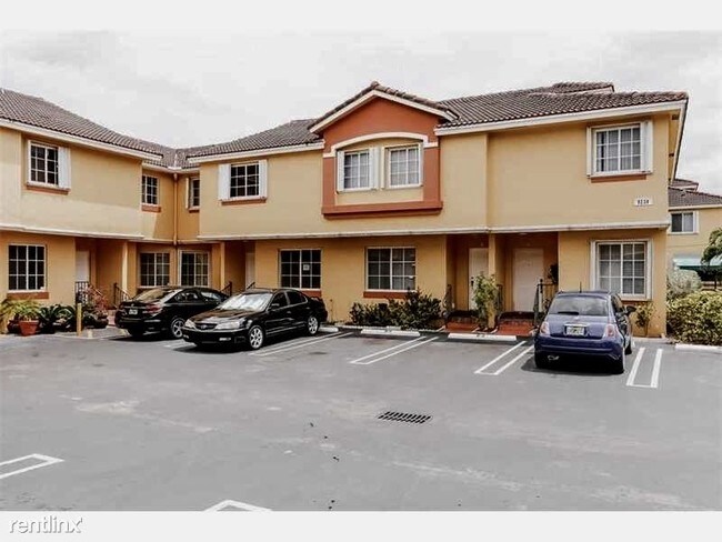 Foto del edificio - 3 br, 2.5 bath  - 8220 NW 10th St Apt 8