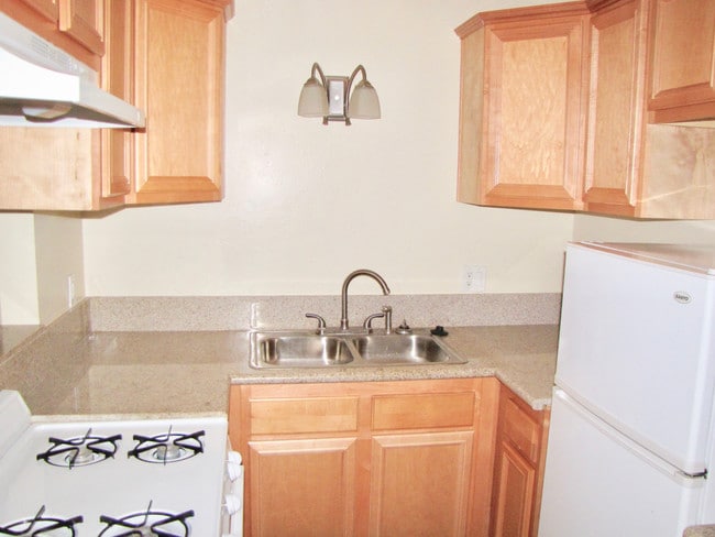 Building Photo - 1750 El Cerrito Place