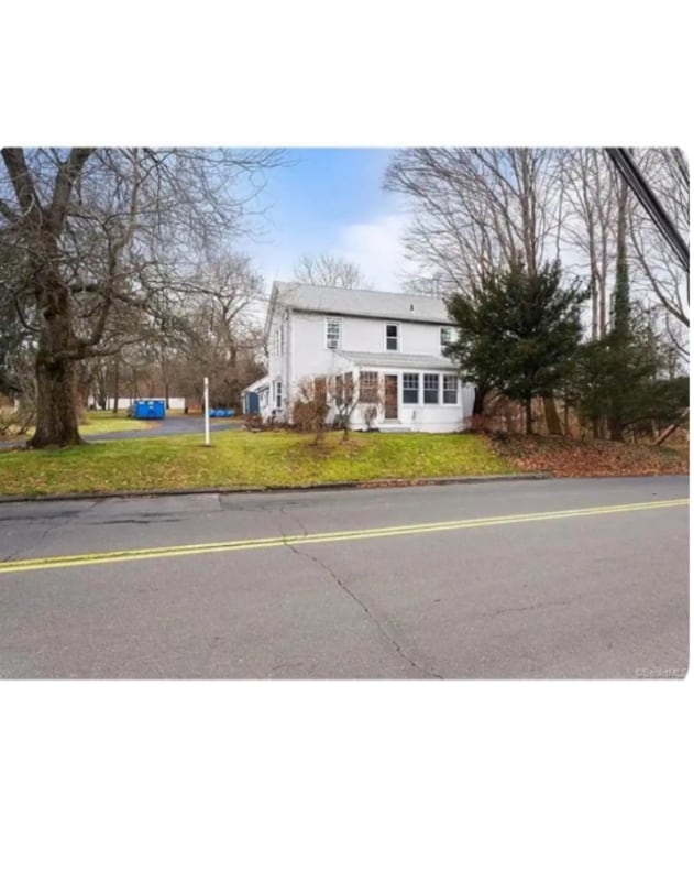 Building Photo - 252 Oronoque Rd