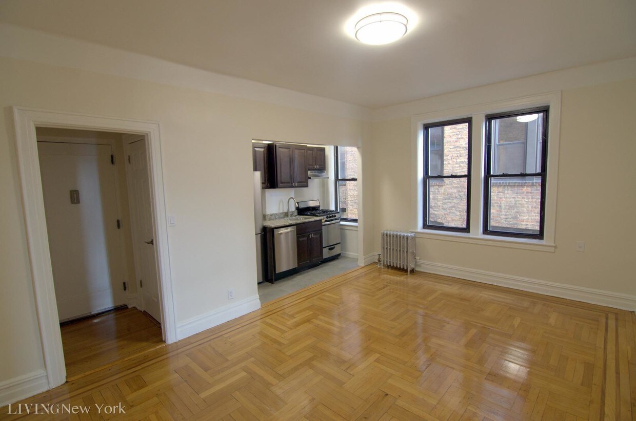 Primary Photo - 4705 45th St