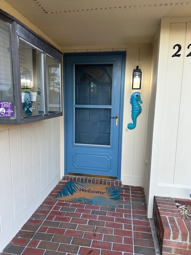 Building Photo - 221 Bogey Dr