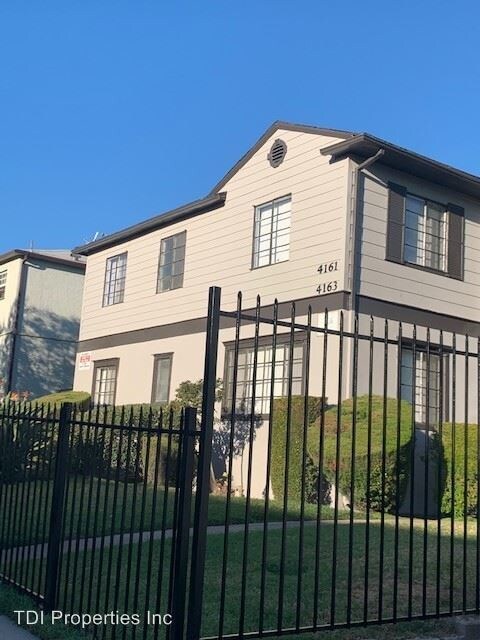 Building Photo - 4163-4163 Somerset Dr