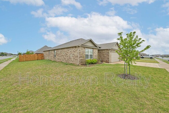 Building Photo - 4817 Fieldstone Dr