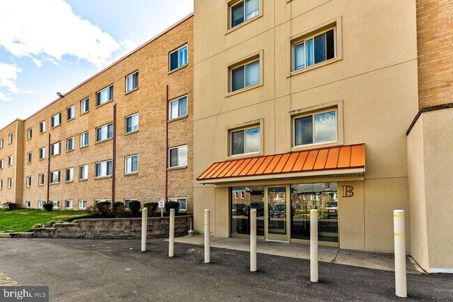 Foto del edificio - 6451 Oxford Ave
