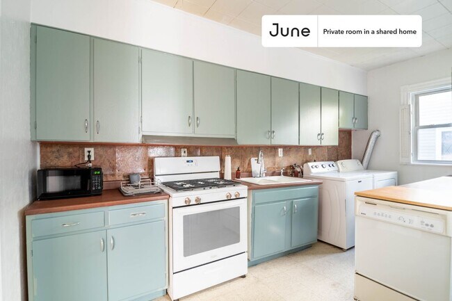 Foto del edificio - Room in Shared 7 bed/2 bath home in Brighton