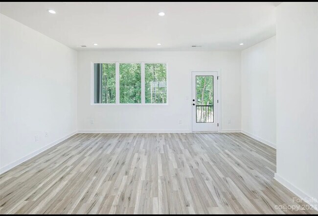 Building Photo - 2015 Mincey St