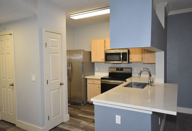 Building Photo - 701 Gibson Dr