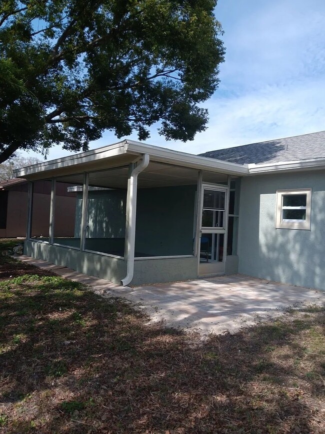 Foto del edificio - 8304 Mill Creek Ln