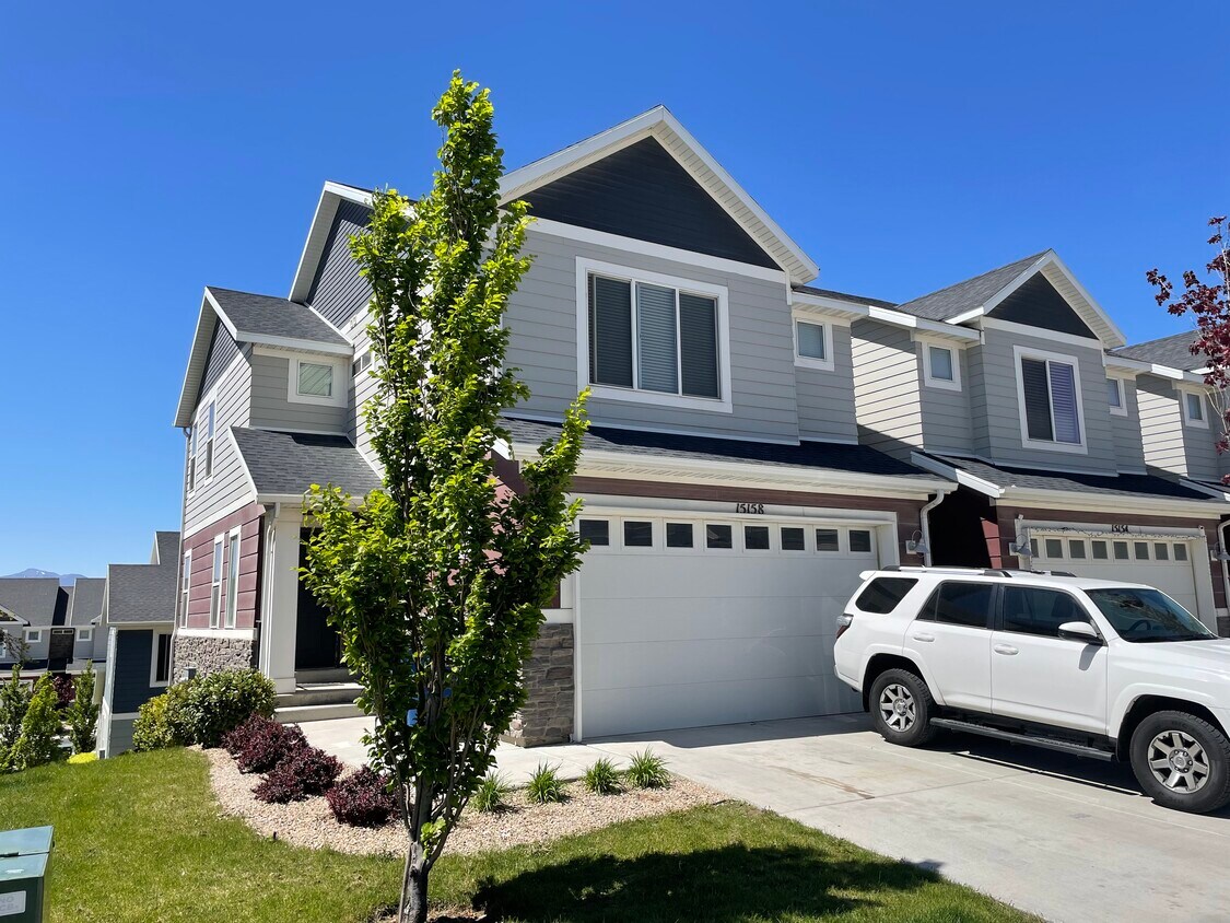 15158 S Gallant Dr, Bluffdale, UT 84065 Townhouse for Rent in