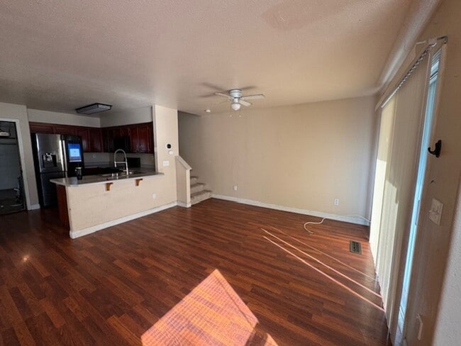 Foto del edificio - 3 Bedroom Townhouse Available Soon!