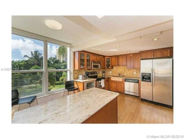 Building Photo - THE SANDS OF KEY BISCAYNE CONDO