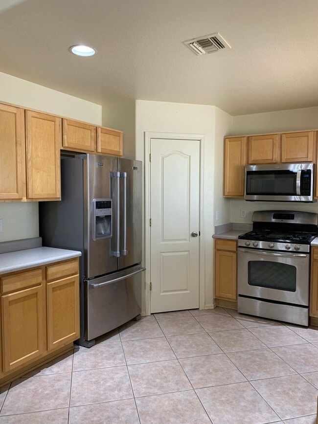 Building Photo - 2868 S Beck Dr