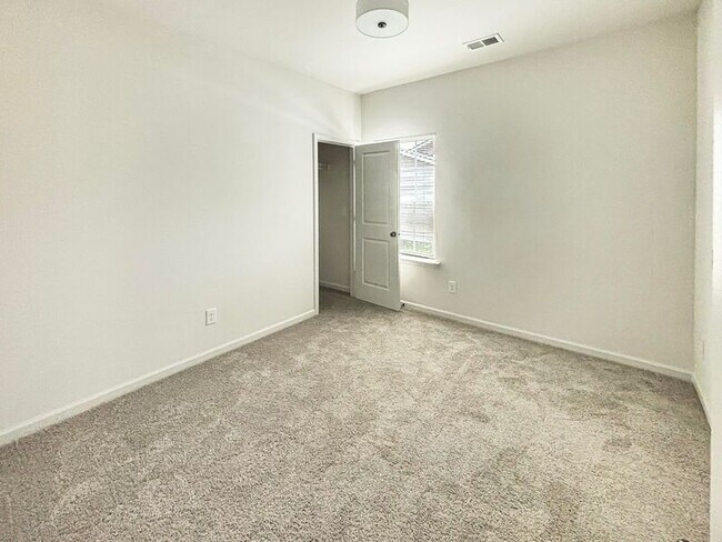 Foto del edificio - 3754 Glenwood Dr