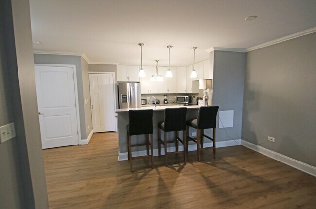 Building Photo - 1613 Silverstone Dr