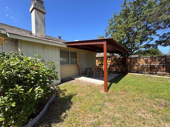 Building Photo - 1804 Serenade Ln