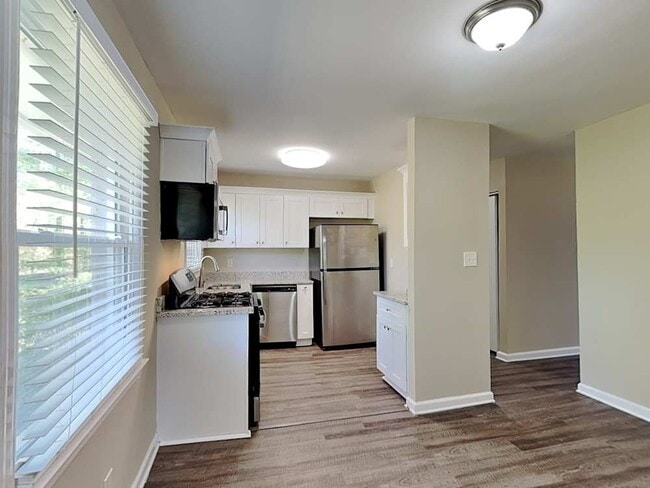 Foto del edificio - 277 Rocking Hill Dr SW