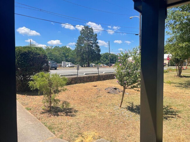 Foto del edificio - 587 Colonial Cir SE