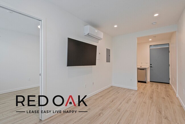 Foto del edificio - ~1 Month FREE~ Welcome to This Amazing One...