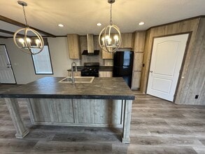 Building Photo - 79 Elm