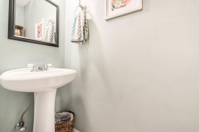 Foto del edificio - 5036 Laurel Bridge Dr SE