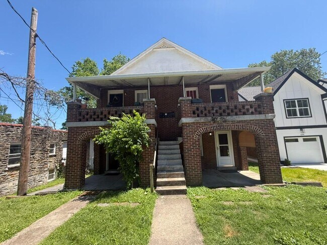 Foto del edificio - 107 Rayon Dr